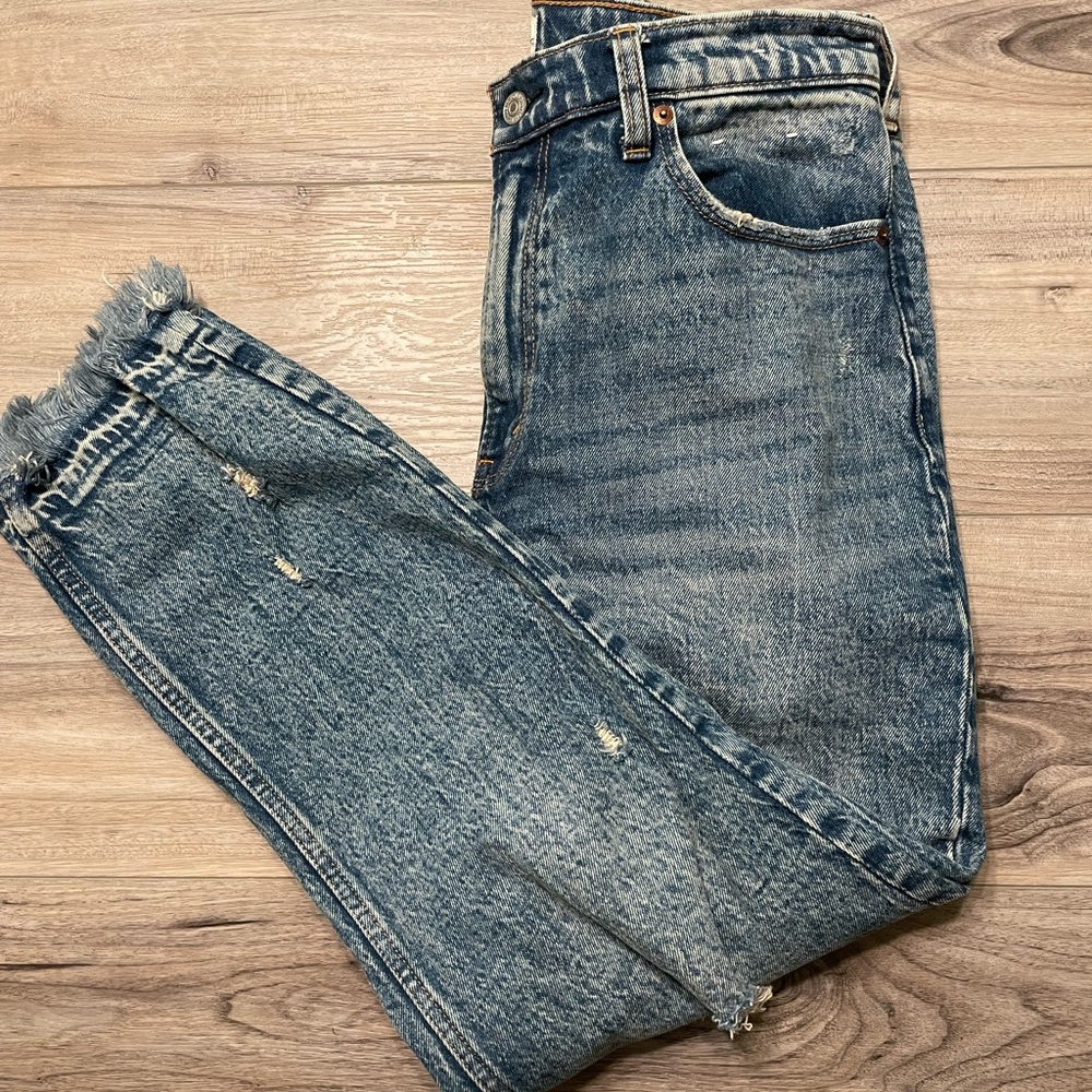 Abercrombie & Fitch High Rise Mom Jeans
